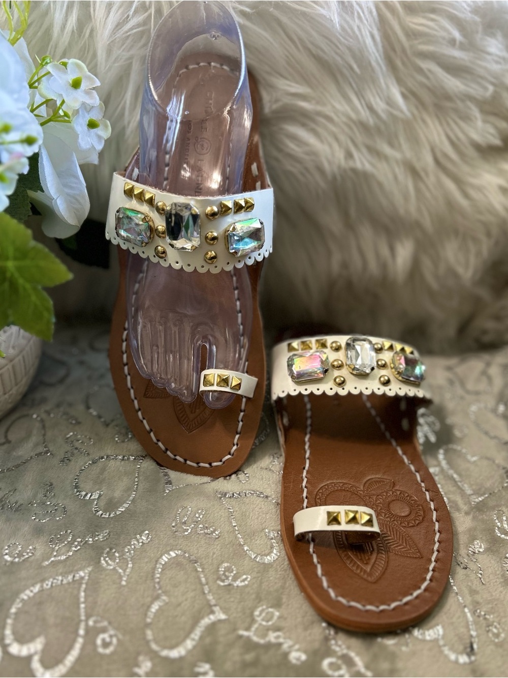 NEW Chinese Laundry Size 8.5, White Jeweled Toe-Post Sandals with Brown Footbed
